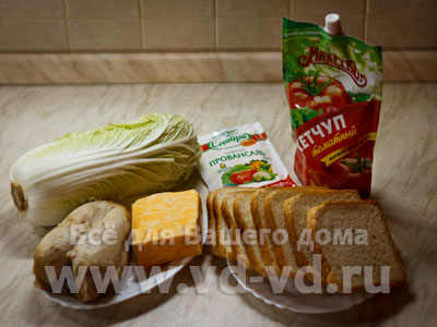 Ингредиенты для бутерброда с сыром и курицей